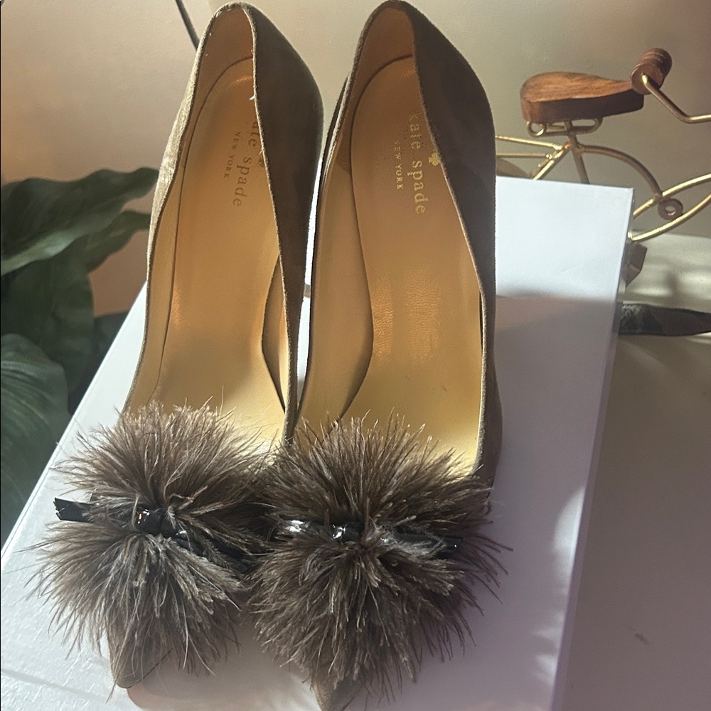 Elegant Kate spade Gray Heels with Fur Detail( matching MK bag available too) - Picture 5 of 7